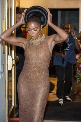 The Pierre Hotel: 2026 Met Gala Departures, New York, USA - 04 May 2026 Gabrielle Union wearing Michael Kors departs the Pierre Hotel for 2026 Met Gala on May 04, 2026 in New York City. New York United States Copyright: xRonxAdarx xSOPAxImagesx _radar_pierre_20260504_01950
