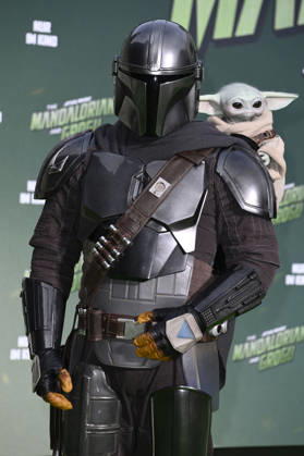 Der Mandalorianer und Grogu beim Fan Event Star Wars: The Mandalorian and Grogu im UCI Luxe East Side Gallery auf dem Uber Platz. Berlin, 04.05.2026