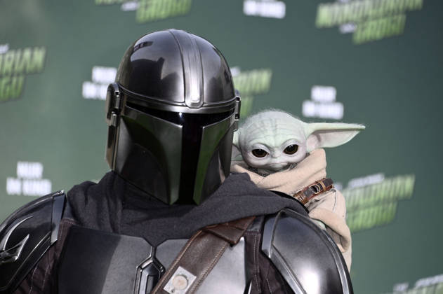 Der Mandalorianer und Grogu beim Fan Event Star Wars: The Mandalorian and Grogu im UCI Luxe East Side Gallery auf dem Uber Platz. Berlin, 04.05.2026