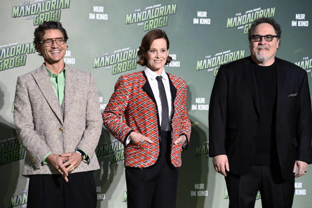 Pedro Pascal, Sigourney Weaver und Jon Favreau beim Fan Event Star Wars: The Mandalorian and Grogu im UCI Luxe East Side Gallery auf dem Uber Platz. Berlin, 04.05.2026
