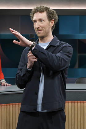 Louis Klamroth in der ARD-Talkshow hart aber fair im Studio Adlershof. Berlin, 05.04.2026