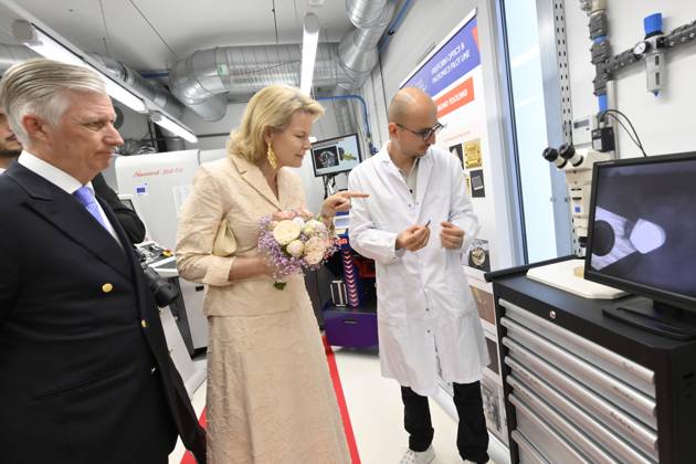 King Philippe And Queen Mathilde Visit The Province of Flemish Brabant VLAAMS-BRABANT, BELGIUM - MAY 05: King Philippe of Belgium and Queen Mathilde of Belgium pictured visiting VUB Photonics-campus en VUB STEAM Academie in Pajottegem during a trip to the province of Flemish Brabant on May 05, 2026 in Vlaams-Brabant, Belgium, 05 05 2026 Vlaams-Brabant Belgium  Copyright: xPhilipxReynaersx