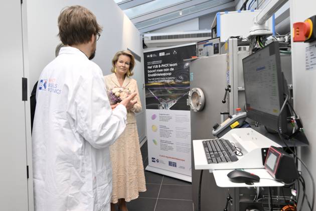 King Philippe And Queen Mathilde Visit The Province of Flemish Brabant VLAAMS-BRABANT, BELGIUM - MAY 05: King Philippe of Belgium and Queen Mathilde of Belgium pictured visiting VUB Photonics-campus en VUB STEAM Academie in Pajottegem during a trip to the province of Flemish Brabant on May 05, 2026 in Vlaams-Brabant, Belgium, 05 05 2026 Vlaams-Brabant Belgium  Copyright: xPhilipxReynaersx