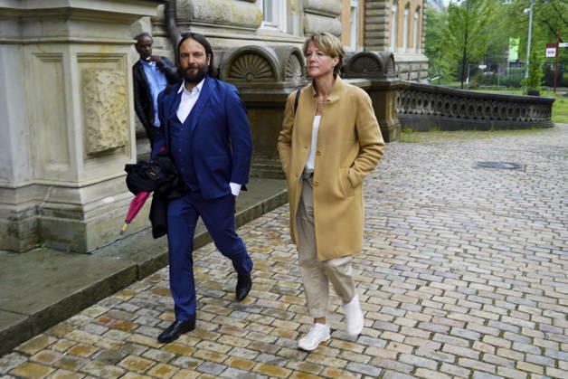 CNTV BLOCK- Christina Block Unternehmerin mit ihren Verteidiger Ingo Bott am 05.05.2026 in Hamburg Die Angeklagten und Verteidiger kommen wie immer zu Fuss auf der Strasse zum 49.Verhandlungstag beim Prozess wegen mutmasslicher Kindesentfuehrung im Landgericht Hamburg Strafjustizgebaeude Entfuehrungsfall der Block Kinder Hamburg Deutschland