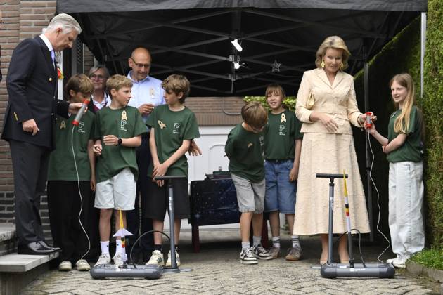 King Philippe And Queen Mathilde Visit The Province of Flemish Brabant VLAAMS-BRABANT, BELGIUM - MAY 05: King Philippe of Belgium and Queen Mathilde of Belgium pictured visiting VUB STEAM Academie in Pajottegem during a trip to the province of Flemish Brabant on May 05, 2026 in Vlaams-Brabant, Belgium, 05 05 2026 Vlaams-Brabant Belgium  Copyright: xPhilipxReynaersx