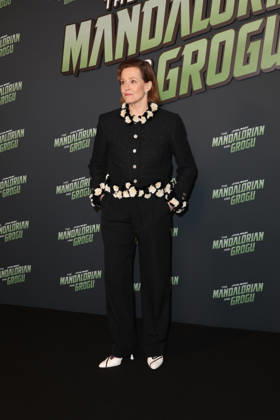 The Mandalorian and Grogu eÌveÌnement speÌcial fans au Grand Rex Ã Paris Sigourney Weaver The Mandalorian and Grogu eÌveÌnement speÌcial fans au Grand Rex Ã Paris, le 5 mai 2026. Pedro Pascal, Sigourney Weaver and Jon Favreau at the The Mandalorian and Grogu fans special events at the Grand Rex theatre in Paris on may 5th 2026.  Copyright: xFabricexChasseryx