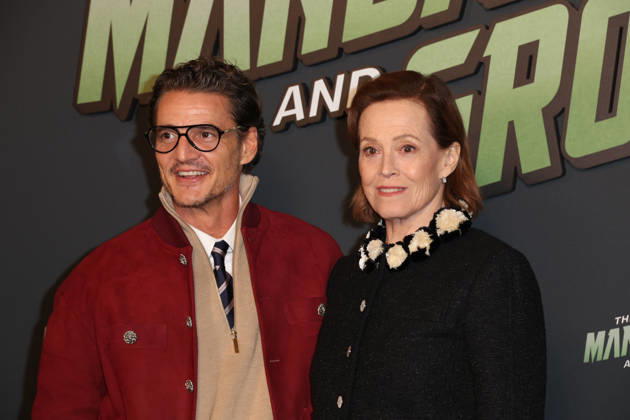 The Mandalorian and Grogu eÌveÌnement speÌcial fans au Grand Rex Ã Paris Pedro Pascal et Sigourney Weaver The Mandalorian and Grogu eÌveÌnement speÌcial fans au Grand Rex Ã Paris, le 5 mai 2026. Pedro Pascal, Sigourney Weaver and Jon Favreau at the The Mandalorian and Grogu fans special events at the Grand Rex theatre in Paris on may 5th 2026.  Copyright: xFabricexChasseryx