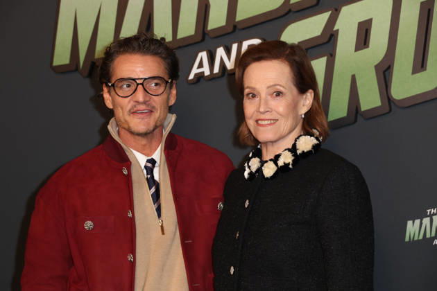 The Mandalorian and Grogu eÌveÌnement speÌcial fans au Grand Rex Ã Paris Pedro Pascal et Sigourney Weaver The Mandalorian and Grogu eÌveÌnement speÌcial fans au Grand Rex Ã Paris, le 5 mai 2026. Pedro Pascal, Sigourney Weaver and Jon Favreau at the The Mandalorian and Grogu fans special events at the Grand Rex theatre in Paris on may 5th 2026.  Copyright: xFabricexChasseryx