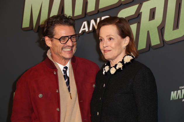 The Mandalorian and Grogu eÌveÌnement speÌcial fans au Grand Rex Ã Paris Pedro Pascal et Sigourney Weaver The Mandalorian and Grogu eÌveÌnement speÌcial fans au Grand Rex Ã Paris, le 5 mai 2026. Pedro Pascal, Sigourney Weaver and Jon Favreau at the The Mandalorian and Grogu fans special events at the Grand Rex theatre in Paris on may 5th 2026.  Copyright: xFabricexChasseryx