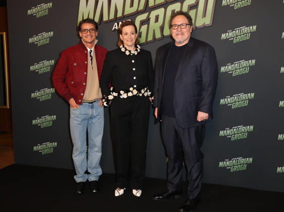 The Mandalorian and Grogu eÌveÌnement speÌcial fans au Grand Rex Ã Paris Pedro Pascal, Sigourney Weaver et Jon Favreau The Mandalorian and Grogu eÌveÌnement speÌcial fans au Grand Rex Ã Paris, le 5 mai 2026. Pedro Pascal, Sigourney Weaver and Jon Favreau at the The Mandalorian and Grogu fans special events at the Grand Rex theatre in Paris on may 5th 2026.  Copyright: xFabricexChasseryx