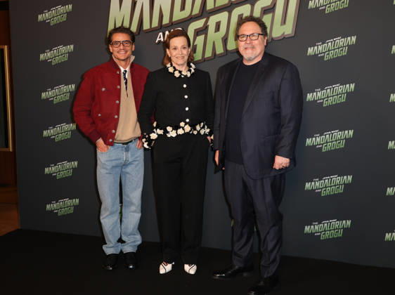 The Mandalorian and Grogu eÌveÌnement speÌcial fans au Grand Rex Ã Paris Pedro Pascal, Sigourney Weaver et Jon Favreau The Mandalorian and Grogu eÌveÌnement speÌcial fans au Grand Rex Ã Paris, le 5 mai 2026. Pedro Pascal, Sigourney Weaver and Jon Favreau at the The Mandalorian and Grogu fans special events at the Grand Rex theatre in Paris on may 5th 2026.  Copyright: xFabricexChasseryx