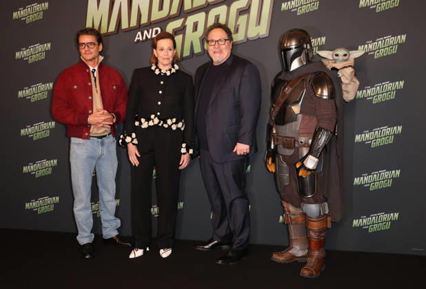 The Mandalorian and Grogu eÌveÌnement speÌcial fans au Grand Rex Ã Paris Pedro Pascal, Sigourney Weaver, le Mandalorian, le Grogu et Jon Favreau The Mandalorian and Grogu eÌveÌnement speÌcial fans au Grand Rex Ã Paris, le 5 mai 2026. Pedro Pascal, Sigourney Weaver and Jon Favreau at the The Mandalorian and Grogu fans special events at the Grand Rex theatre in Paris on may 5th 2026.  Copyright: xFabricexChasseryx