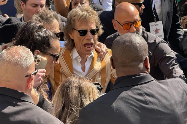 Mick Jagger (C), lead singer of the legendary British rock band The Rolling Stones, arrives at the Weylin Hotel to promote his new album, Foreign Tongues , which will be released on July 10 and was previewed in New York, United States, 05 May 2026. The Rolling Stones arrive at the Weylin Hotel in New York to promote their new album !ACHTUNG: NUR REDAKTIONELLE NUTZUNG!  Copyright: xJesúsxCentenox USA513 20260505-55020190027_1
