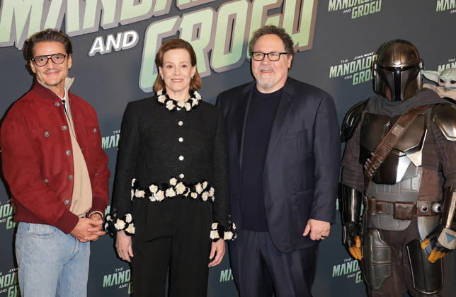Pedro Pascal, Sigourney Weaver et Jon Favreau Avant première du film The Mandalorian and Grogu au Grand Rex à Paris le 5 mai 2026 Coadic Guirec Bestimage Premiere of the movie The Mandalorian and Grogu at the Grand Rex in Paris on May 5, 2026 Paris France  Copyright: xCOADICxGUIRECx xBESTIMAGExCOADICxGUIRECx xBESTIMAGEx