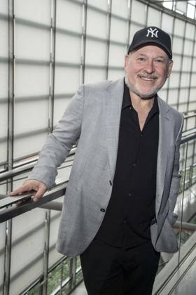 ABB DRACULA- Frank Wildhorn auf dem blauen Teppich bei der Pemiere von Dracula - Das Musical im BlueMax Theater am 05.05.2026 in Berlin Berlin Deutschland