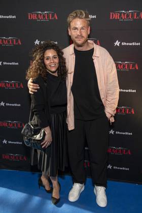ABB DRACULA- Beo Yalcin und Frederic Heidorn auf dem blauen Teppich bei der Pemiere von Dracula - Das Musical im BlueMax Theater am 05.05.2026 in Berlin Berlin Deutschland