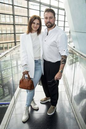ABB DRACULA- Alexandra Sophie und Felix von Jascheroff Frau auf dem blauen Teppich bei der Pemiere von Dracula - Das Musical im BlueMax Theater am 05.05.2026 in Berlin Berlin Deutschland