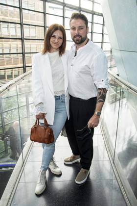 ABB DRACULA- Alexandra Sophie und Felix von Jascheroff Frau auf dem blauen Teppich bei der Pemiere von Dracula - Das Musical im BlueMax Theater am 05.05.2026 in Berlin Berlin Deutschland