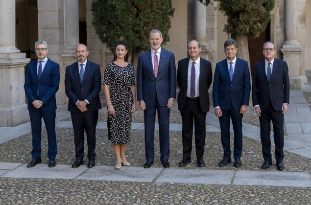 The King presides over the 10th King of Spain Human Rights Award Family photo during the presentation of the 10th King of Spain Human Rights Award, in the Chapel of San Ildefonso of the University of Alcalá, on May 6, 2026, in Alcalá de Henares, Madrid Spain The award, which is granted by the Ombudsman and the University of Alcalá, recognizes the work of entities and institutions, private or public, in Spain, Portugal and other Ibero-American countries that distinguish themselves in the defense and promotion of human rights and democratic values, or that promote research and the implementation of action programs aimed at the defense and promotion of human rights and democratic values, or that encourage research and the implementation of ac Copyright: xAlbertoxOrtegax 7502519