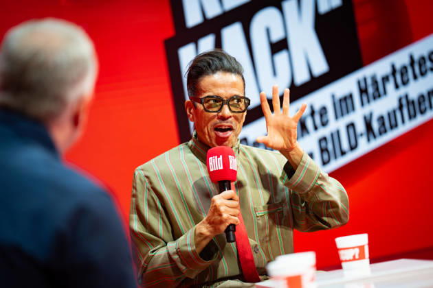 Jorge Gonzalez, Moderator, Choreograf und Model, auf der BILD-Stage;OMR26 Festival in Hamburg, Hamburg Hamburg Deutschland Messe
