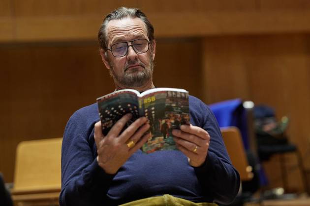 Jahres-PK Rundfunk Sinfonieorchester Berlin (RSB) ** NUR FÜR REDAKTIONELLE ZWECKE ** EDITORIAL USE ONLY **<p>Daniel Richter, Maler, stellt im Rahmen eines Pressegesprächs das Programm der Konzertsaison 2026 2027 im Großen Sendesaal im Haus des Rundfunks vor. Deutschland Berlin Berlin Copyright: JoergxCarstensen