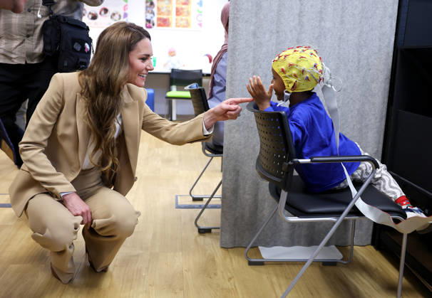 The Princess Of Wales Launches Early Childhood Guide LONDON, ENGLAND - MAY 06: Catherine, Princess of Wales (L) meets Ella, aged 5, as she learns about pioneering state-of-the-art wearables and brain recording techniques during the launch of Foundations for Life: A Guide to Social and Emotional Development at the University of East London on May 06, 2026 in London, England. The Princess of Wales and The Royal Foundation Centre for Early Childhood launched the new resource, which highlights the role of loving and responsive relationships play in the wellbeing of young children., Credit:Chris Jackson Avalon United Kingdom, England, London Copyright: xChrisxJacksonx xAvalonx 1096900122