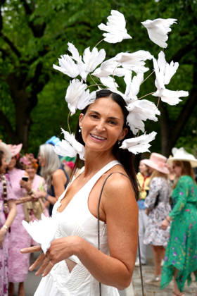 May 6, 2026, New York, Ny, USA: A guest attends the 44th Annual Frederick Law Olmsted Awards Luncheon,..The Conservatory Garden, Central Park,.NYC.May 6, 2026. New York USA - ZUMAms4_ 20260506_faf_ms4_002 Copyright: xSoniaxMoskowitzxGordonx