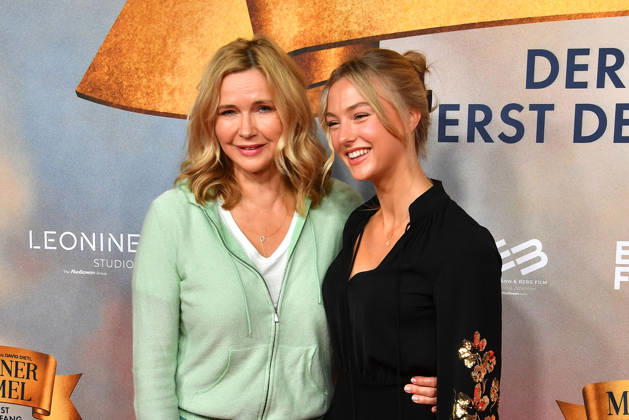 Veronica Ferres und Lilly Krug bei der Ein Muechner im Himmel - Der Tod ist erst der Anfang Kino Premiere am 6.05.2026 in Muenchen Ein Muenchner im Himmel Filmpremiere in Muenchen