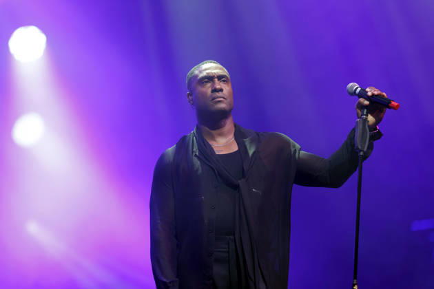 Sänger Simon Webbe von der britischen Pop-Boyband Blue bei ihrem Auftritt im Rahmen der 25th Anniversary-Tour im Palladium Köln. Köln, 06.05.2026 NRW Deutschland Copyright: xChristophxHardtx
