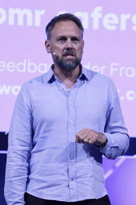 ABB OMR- Steven Gaetjen auf der Buehne als Gast bei der der Digitalmesse OMR in den Messehallen am 06.05.2026 der Hamburg Messe Berlin Deutschland