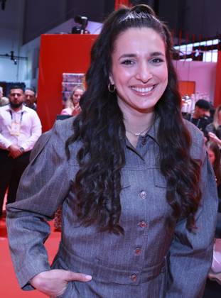 ABB OMR- Saliha Sally Oezcan Autorin auf der Buehne als Gast bei der der Digitalmesse OMR in den Messehallen am 06.05.2026 der Hamburg Messe Berlin Deutschland
