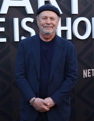 Arrivals for the Los Angeles premiere of Netflix s Marty, Life Is Short at The Egyptian Theatre Featuring: Billy Crystal Where: Los Angeles, California, United States When: 06 May 2026 Credit: Faye s Vision Cover Images EDITORIAL USE ONLY. NOT FOR USE BY NEWSPAPERS BASED IN THE UK. Copyright: xx coverimg55669426