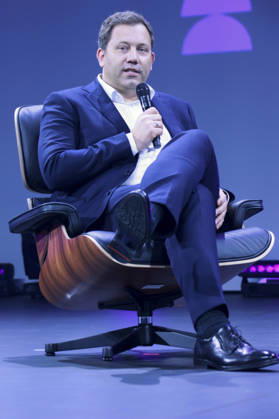 ABB OMR- Lars Klingbeil Bundes Finanzminister SPD auf der Buehne als Gast bei der der Digitalmesse OMR in den Messehallen am 06.05.2026 der Hamburg Messe Berlin Deutschland