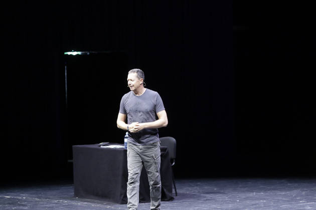 AUT - OESTERREICH, 2026-05-06: KULTUR KABARETT - KABARETTIST ALEX KRISTAN MIT SEINEM PROGRAMM 50 SHADES OF SCHMÄH im Passionsspielhaus ERL; rights managed;