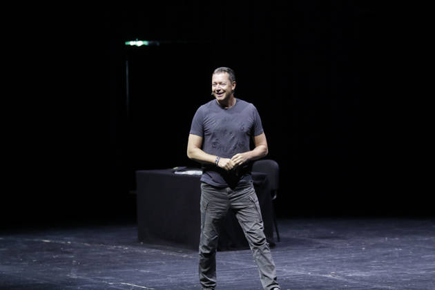 AUT - OESTERREICH, 2026-05-06: KULTUR KABARETT - KABARETTIST ALEX KRISTAN MIT SEINEM PROGRAMM 50 SHADES OF SCHMÄH im Passionsspielhaus ERL; rights managed;
