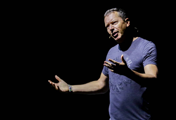 AUT - OESTERREICH, 2026-05-06: KULTUR KABARETT - KABARETTIST ALEX KRISTAN MIT SEINEM PROGRAMM 50 SHADES OF SCHMÄH im Passionsspielhaus ERL; rights managed;