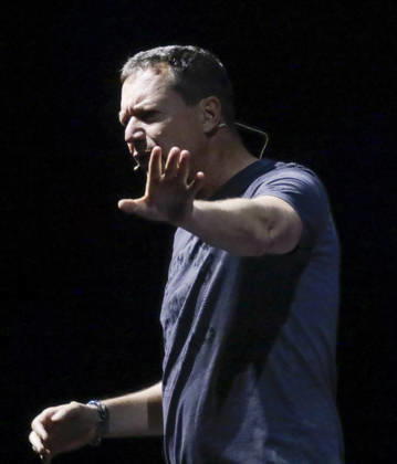 AUT - OESTERREICH, 2026-05-06: KULTUR KABARETT - KABARETTIST ALEX KRISTAN MIT SEINEM PROGRAMM 50 SHADES OF SCHMÄH im Passionsspielhaus ERL; rights managed;