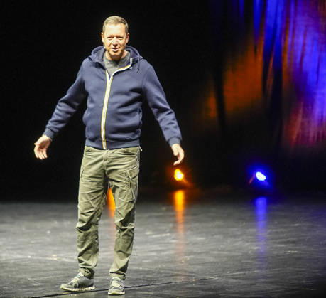 AUT - OESTERREICH, 2026-05-06: KULTUR KABARETT - KABARETTIST ALEX KRISTAN MIT SEINEM PROGRAMM 50 SHADES OF SCHMÄH im Passionsspielhaus ERL; rights managed;