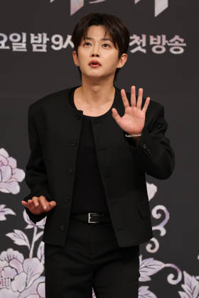 S. Korean actor Kim Min-seok S. Korean actor Kim Min-seok South Korean actor Kim Min-seok, who stars in the SBS-TV s new drama My Royal Nemesis, poses for a photo during a publicity event in Seoul on May 7, 2026. The first episode of the drama will be aired on May 8. (Yonhap) 2026-05-07 19:57:26 < 1980-2026 YONHAPNEWS AGENCY. .> ¼­¿ïÆ¯º°½Ã EDITORIAL USE ONLY  Copyright: xx PYH2026050720630034400 YonhapxNewsx yonphotos252056
