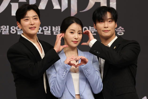 Drama My Royal Nemesis Drama My Royal Nemesis The stars of the SBS-TV s new drama My Royal Nemesis -- Jang Seung-jo, Lim Ji-yeon and Hur Nam-jun (L to R) -- pose for a photo during a publicity event in Seoul on May 7, 2026. The first episode of the drama will be aired on May 8. (Yonhap) 2026-05-07 19:58:19 < 1980-2026 YONHAPNEWS AGENCY. .> ¼­¿ïÆ¯º°½Ã EDITORIAL USE ONLY  Copyright: xx PYH2026050720700034400 YonhapxNewsx yonphotos252064