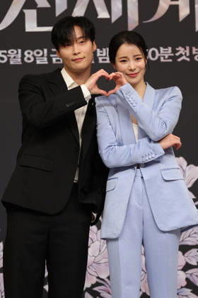S. Korean actress Lim Ji-yeon and actor Hur Nam-jun S. Korean actress Lim Ji-yeon and actor Hur Nam-jun South Korean actress Lim Ji-yeon and actor Hur Nam-jun, who star in the SBS-TV s new drama My Royal Nemesis, pose for a photo during a publicity event in Seoul on May 7, 2026. The first episode of the drama will be aired on May 8. (Yonhap) 2026-05-07 19:58:09 < 1980-2026 YONHAPNEWS AGENCY. .> ¼­¿ïÆ¯º°½Ã EDITORIAL USE ONLY  Copyright: xx PYH2026050720690034400 YonhapxNewsx yonphotos252065