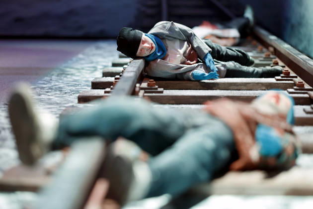 Opfer von Andrei Tschikatilo, dem Schlächter von Rostow, liegen auf Bahngleisen zu sehen in True Crime Ausstellung Serienkiller in Köln Ehrenfeld. Köln, 07.05.2026 NRW Deutschland Copyright: xChristophxHardtx