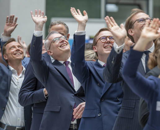 Karsten Wildberger EUR, Deutschland, Berlin, 07.05.2026: Gruppenfoto auf der Festveranstaltung des Bundesministeriums für Digitales und Staatsmodernisierung anlässlich des einjährigen Bestehen. In Anwesenheit von Karsten Wildberger (CDU), Bundesminister für Digitalisierung und Staatsmodernisierung. Gemeinsamer Besuch der Aussteller.