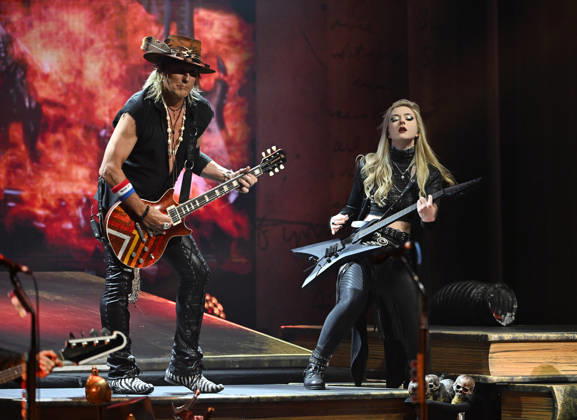 Anna Cara and Ryan Roxie of The Alice Cooper Band perform during Alice s Attic Tour at The Broward Center For The Performing Arts on May 6, 2026 in Fort Lauderdale, Florida. Featuring: Anna Cara, Ryan Roxie Where: Fort Lauderdale, Florida, United States When: 06 May 2026 Credit: Robert Bell INSTARimages EDITORIAL USE ONLY. NOT FOR USE BY NEWSPAPERS BASED IN THE UK. Copyright: xx instar55670870