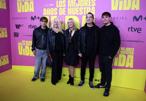 Hombres G premiere their film, Los mejores anos de nuestra vida Javier Molina and his family during the premiere of the film Los mejores anos de nuestra vida , on May 7, 2026, in Madrid Spain It is an intimate and emotional portrait of Hombres G, a band that marked several generations and is still as relevant as in its beginnings Through unpublished material and a contemporary look, the documentary celebrates 40 years of friendship, music and inexhaustible energy 07 MAY 2026 Madrid Madrid Madrid Espana  Copyright: xJosexVelascox 7507215