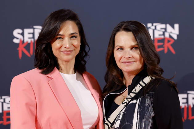 Moderatorin Amira Aly mit ihrer Mutter Mirjam Svetnik bei der Eröffnung der True Crime Ausstellung Serienkiller in Köln Ehrenfeld. Köln, 07.05.2026 NRW Deutschland Copyright: xChristophxHardtx