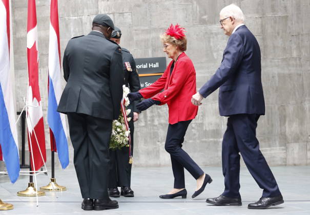 May 7, 2026, Ottawa, On, Canada: Princess Margriet of the Netherlands and her husband Pieter van Vollenhoven lay a wreath at the Canadian War Museum in Ottawa, Thursday, May 7, 2026. Ottawa Canada  - ZUMAc35_ 20260507_zaf_c35_099 Copyright: xPatrickxDoylex