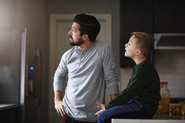 Ill teach you all about this world. a handsome young man and his son in the kitchen at home (License=RF) ,model released, Symbolfoto  Copyright: xZoonar.com KasperxRavlox 20101070 ,model released, Symbolfoto ,property released