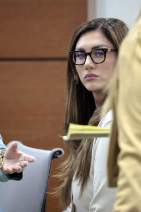 May 7, 2026, Fort Lauderdale, Fl, USA: Sophie Hall is shown in court on the first day of trial in her case against former Miami Dolphins wide receiver Tyreek Hill at the Broward County Courthouse in Fort Lauderdale, Florida, on Thursday, May. 7, 2026. Fort Lauderdale USA  - ZUMAm67_ 20260507_zaf_m67_017 Copyright: xAmyxBethxBennettx