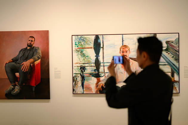 ARCHIBALD PRIZE 2026, People look at the finalists of the Archibald Prize 2026, at Naala Nura, Art Gallery of New South Wales in Sydney, Friday, May 8, 2026. ( NO ARCHIVING Sydney New South Wales Australia  Copyright: xGEORGExCHANx 20260508123858329540